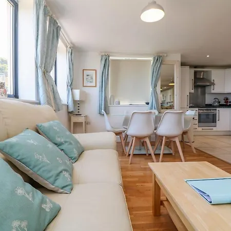 Beachcomber Apartment Penzance